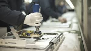 Paro total en la industria electrónica de Tierra del Fuego por la baja de aranceles a celulares importados