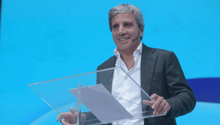 Dólares “del colchón”: Luis Caputo anticipó que impulsará la baja de dos impuestos clave