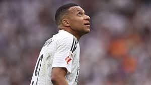 Tras quedar marginado del debut de Real Madrid en el Mundial de Clubes, Kylian Mbappé fue internado en Estados Unidos