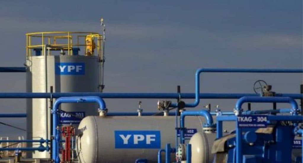 Juicio por YPF: el Gobierno volvió a reclamar que se suspenda el fallo que lo obliga a entregar las acciones