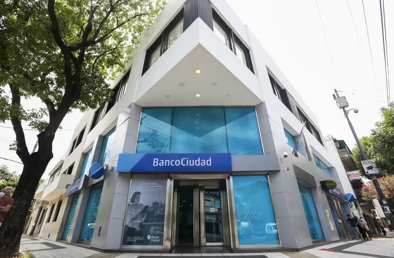 Subastan un amplio terreno en una de las esquinas más icónicas de la Ciudad de Buenos Aires