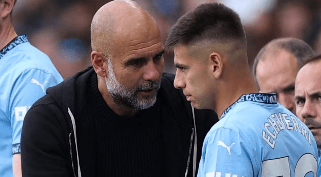Sin lugar en Manchester City, el Diablito Echeverri llegó a un acuerdo para cambiar de club