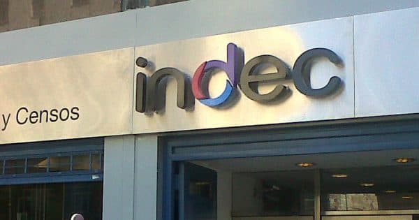 La inflación de agosto fue de 1,9% y acumuló 33,6% en los últimos doce meses