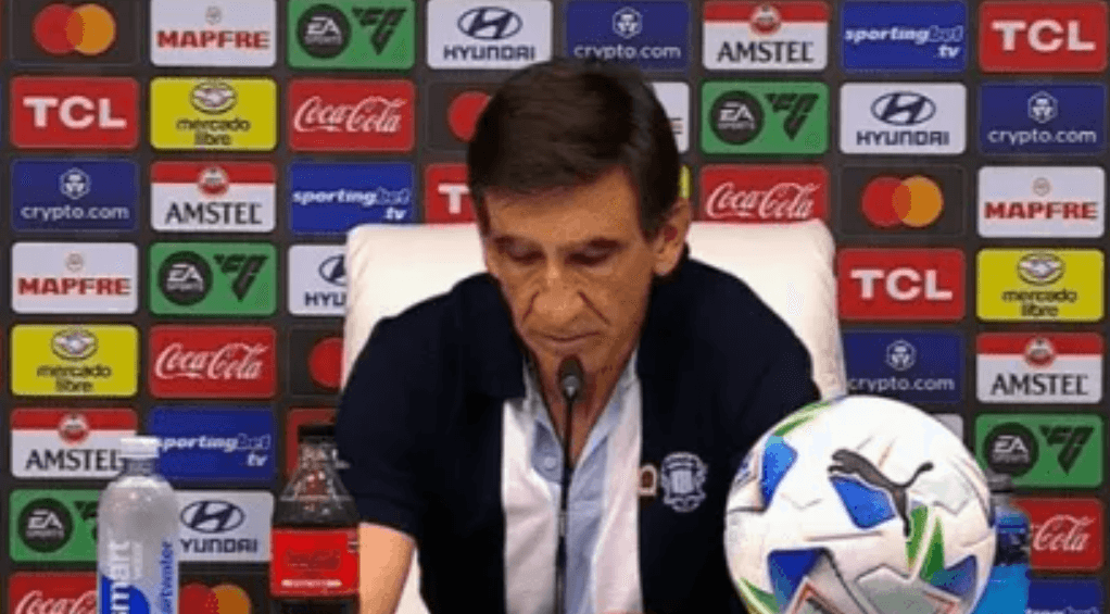 Costas se lamentó por la eliminación de Racing de la Copa Libertadores: «Defraudé a mi gente»