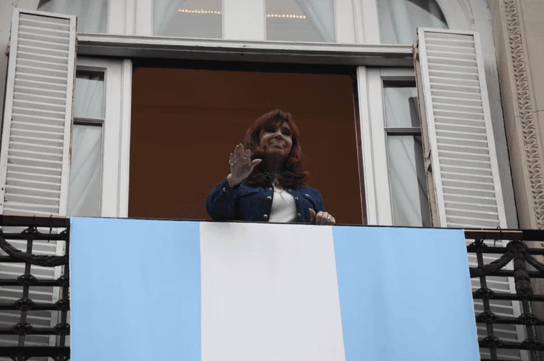 Tras la derrota, Cristina Kirchner cuestionó a Kicillof por la estrategia: “Fue un error político desdoblar la elección”