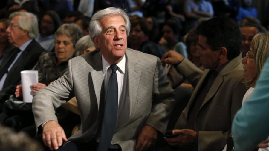 En su asunción, Tabaré Vázquez destacó «los 30 años ininterrumpidos de democracia» en Uruguay