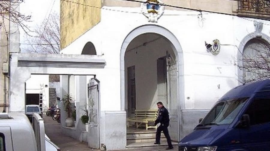 Descubrieron a una «viuda negra» de 21 años que actuaba vía Facebook