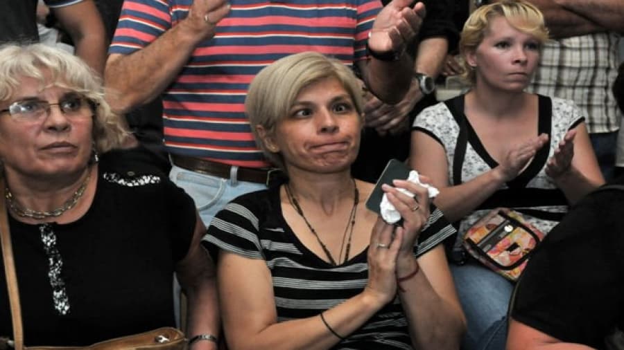 Momento tenso entre la mujer de Mangeri y la familia de Ángeles