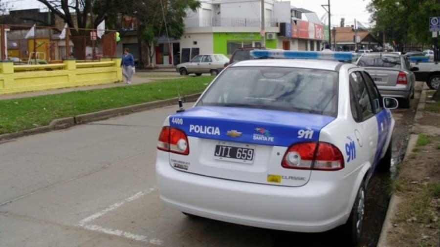 Una policía confundió al hijo de la víctima de un robo con el ladrón y lo mató