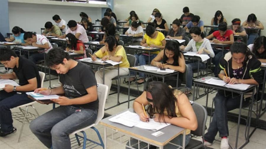 La cantidad de alumnos que repitió en secundaria creció de 8% a 12% en diez años