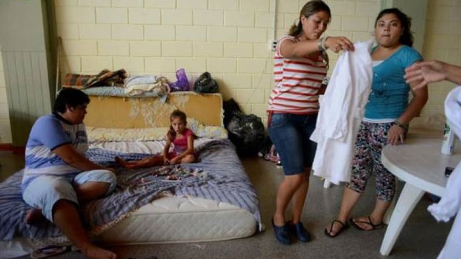 El agua comenzó a bajar lentamente en Córdoba