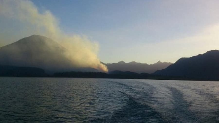El gobernador de Chubut denunció que «el incendio fue intencional»