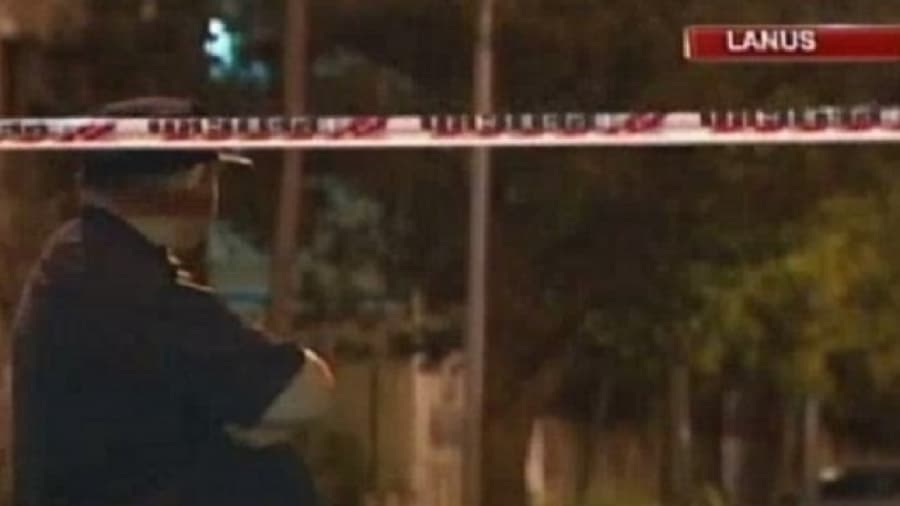Mataron a un efectivo de la Federal frente a su esposa en Lanús