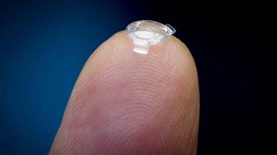 Un médico creó unos lentes que ayudan a tener visión perfecta