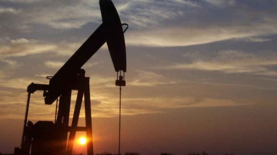 Fuerte caída del precio del petróleo