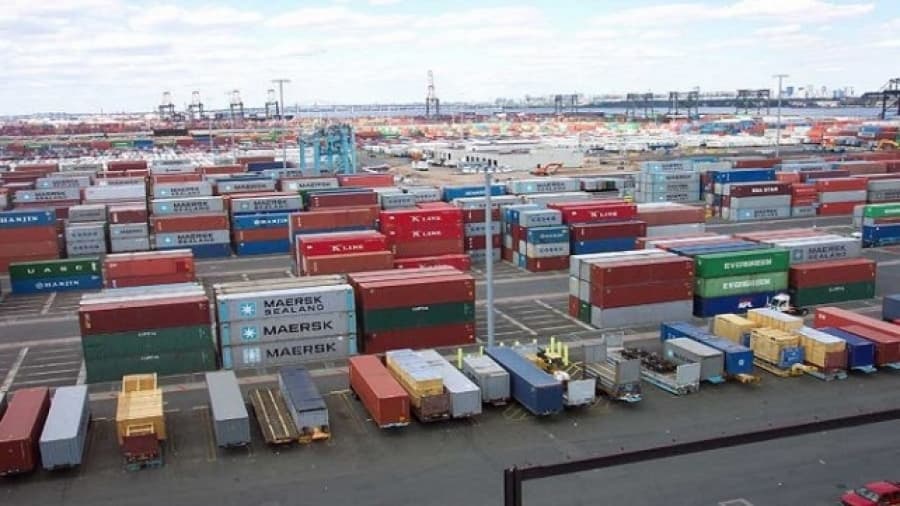 Amplían hasta un 30% el cupo de divisas para importaciones de empresas