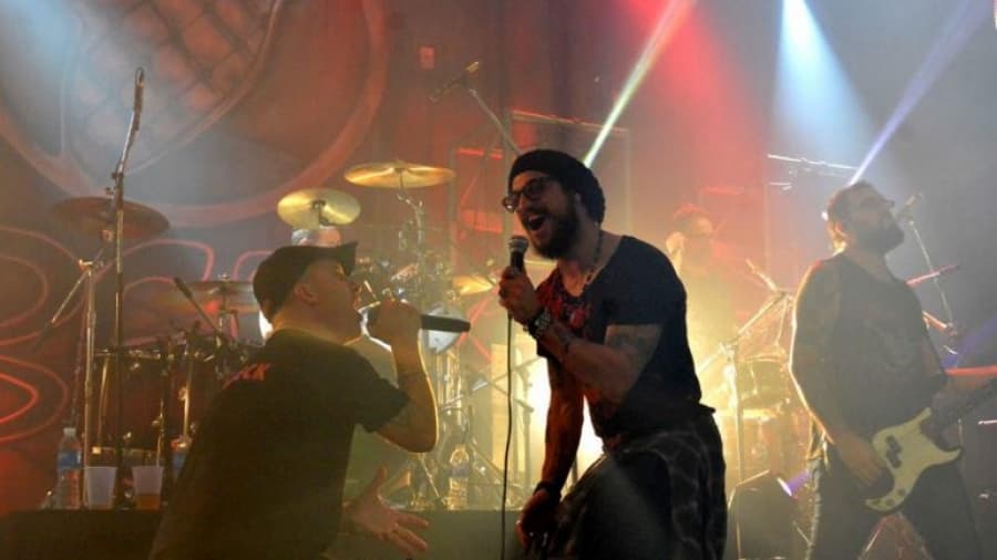 Daniel Osvaldo se probó como cantante
