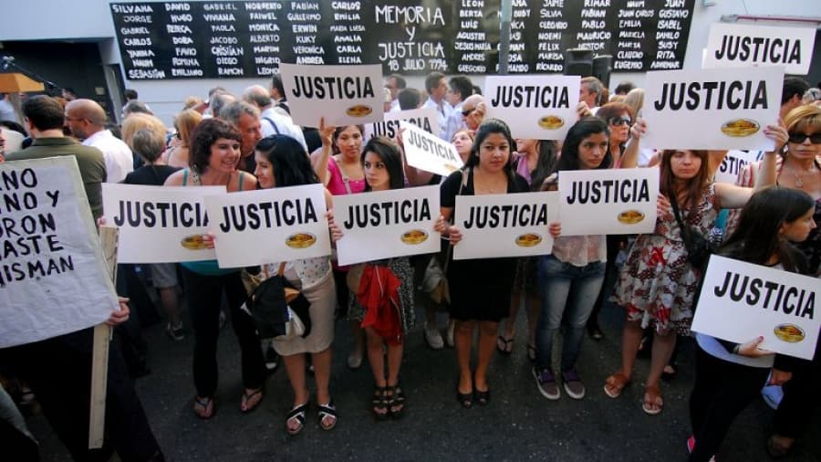 La hija de Nisman participa del homenaje a las víctimas de AMIA