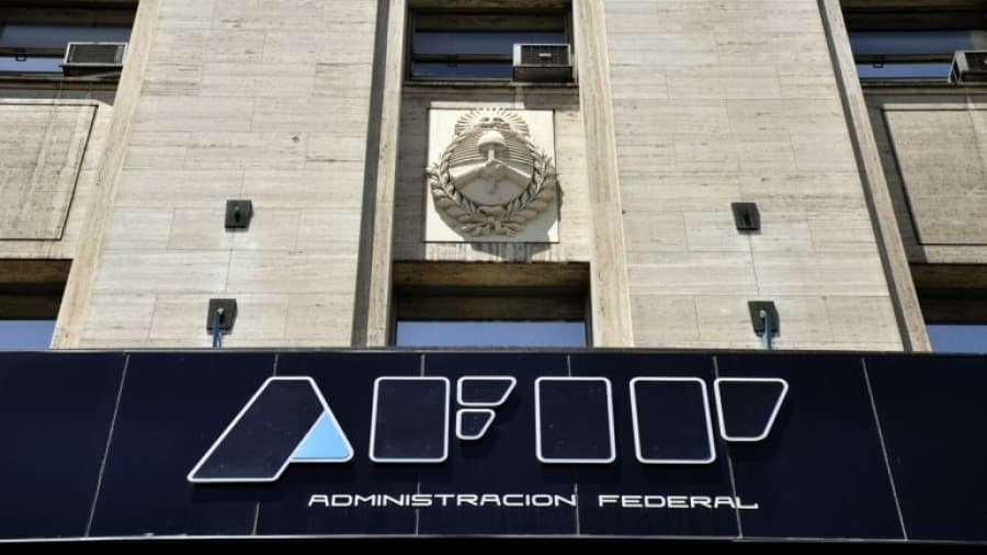 La actividad económica creció 2% y la industrial cayó 1,5% en marzo