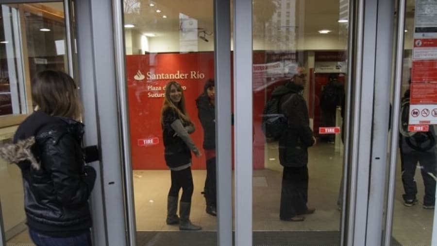 Los bancarios realizarán protestas pero garantizan la atención al público