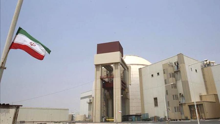 Irán impone trabas para un acuerdo nuclear: aprueba ley que impide acceso a refinerías