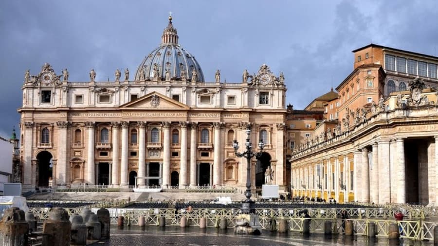 Por primera vez, el Vaticano juzgará a un nuncio acusado de abuso