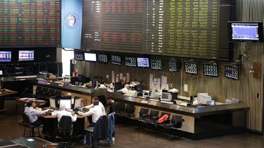 La Bolsa porteña revirtió la tendencia y ganó 0,7%