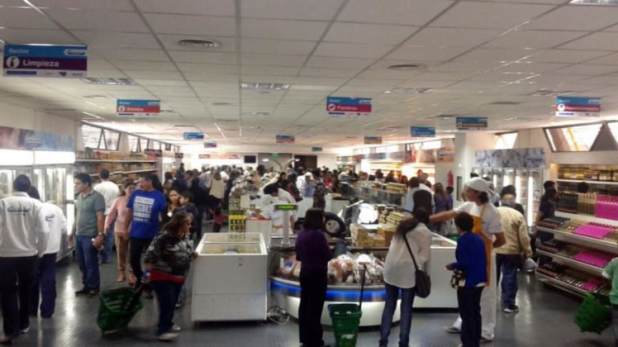 El Indec detectó una brusca desaceleración del consumo de las familias en marzo