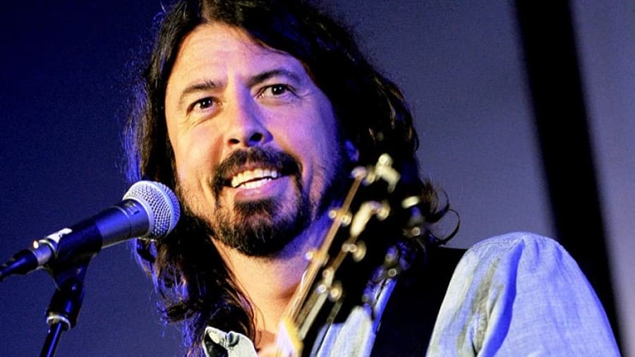 Dave Grohl y Taylor Hawkins sorprendieron con covers de Queen, AC/DC y The Knack
