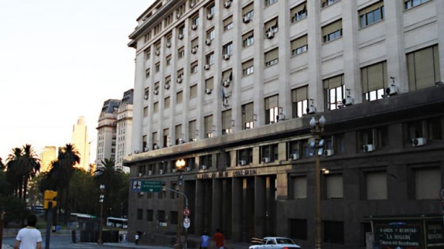 En febrero el déficit primario creció un 140%