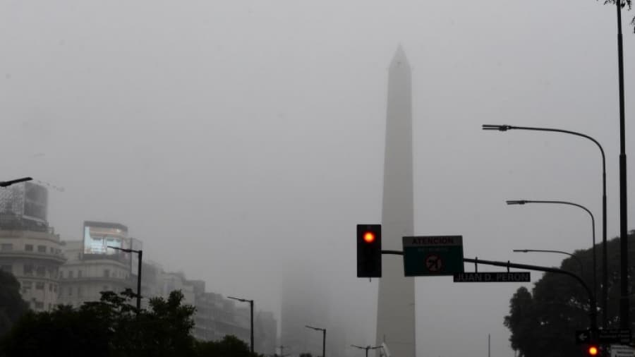 Alertan por la presencia de bancos de niebla en los accesos a Capital