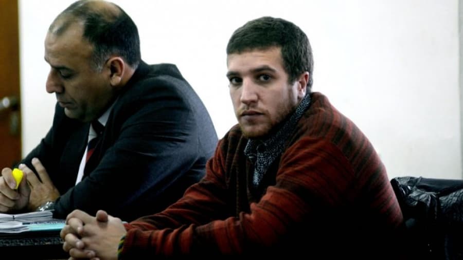 Vio por televisión que la Justicia lo había condenado a prisión y se fugó