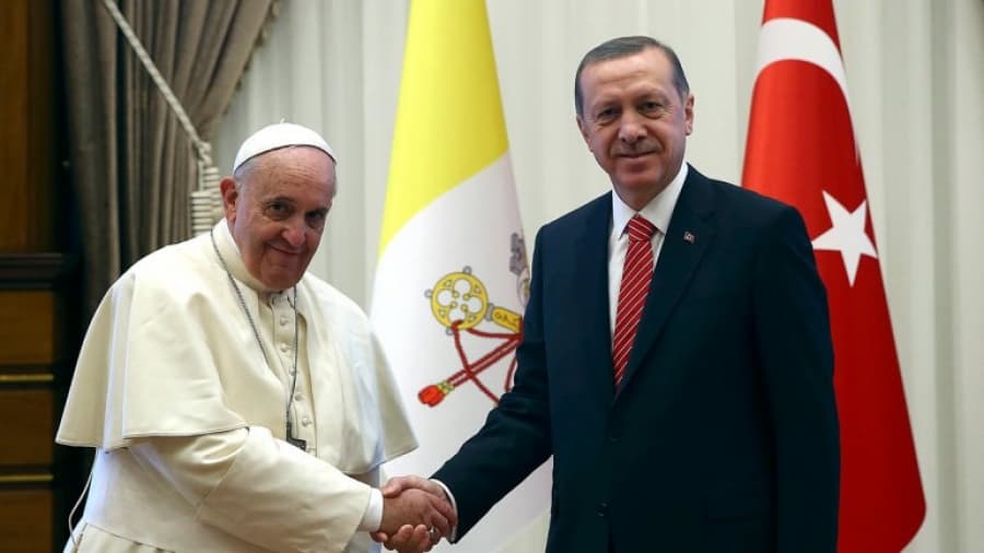Turquía busca limar asperezas con una invitación al papa Francisco