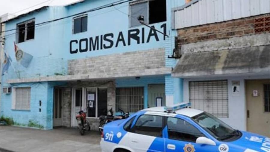 Rosario: delincuentes balearon una comisaría por venganza