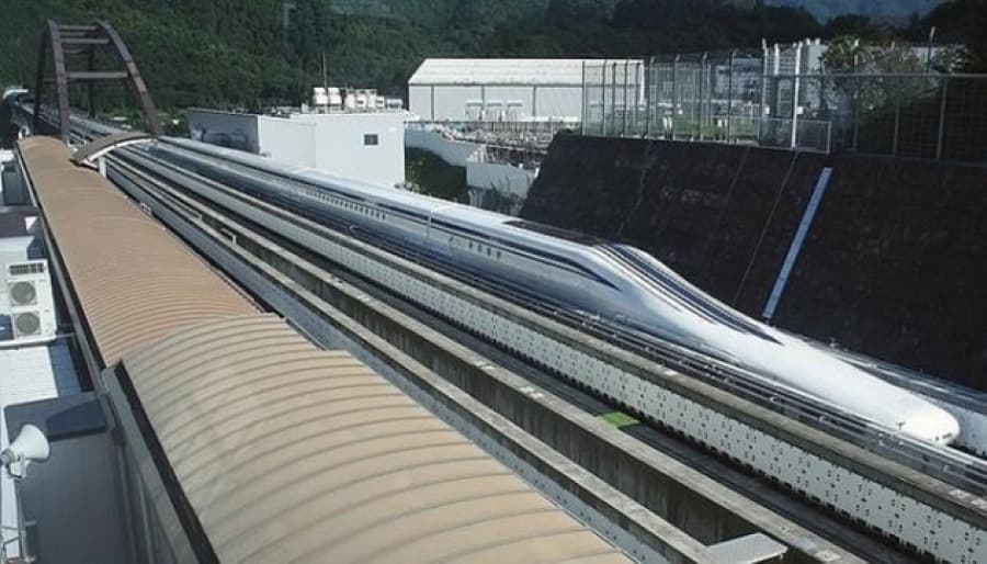 Así es el tren que alcanza casi 600 kilómetros por hora