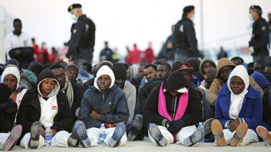 Inmigrantes musulmanes arrojaron al mar a 12 cristianos