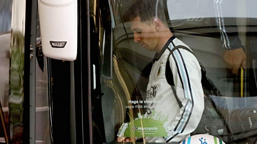 Tras la derrota, la Selección llegó a Argentina en la madrugada