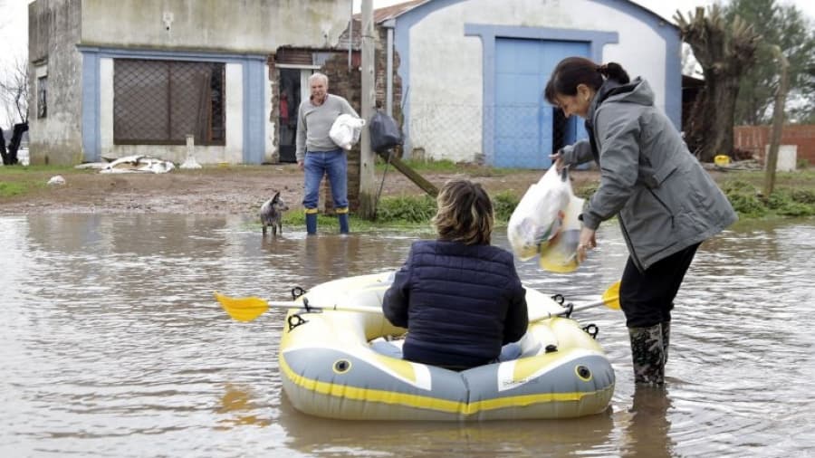 Hay cientos de evacuados en la Provincia y prevén lluvias para todo el fin de semana