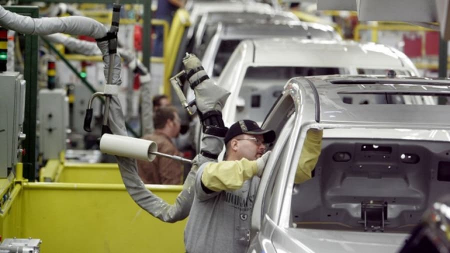 Cayó 8% la producción de autos en julio y el patentamiento de motos, 1,5%