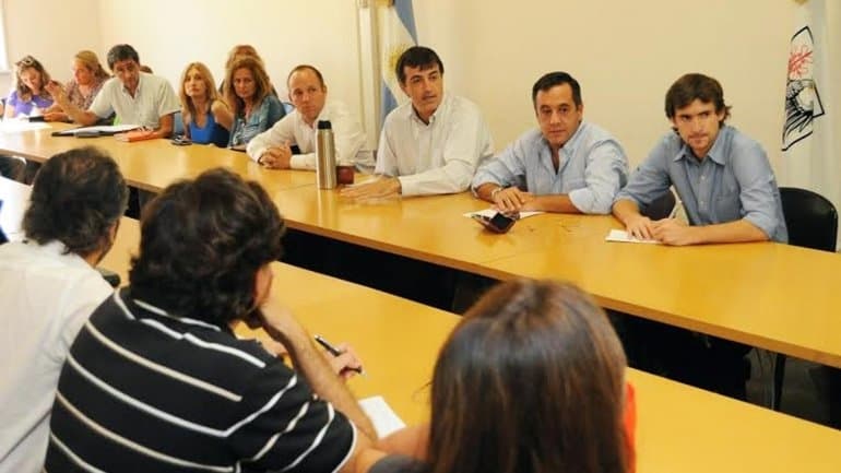 Docentes y representantes del gobierno bonaerense se reunirán este lunes en busca de un acuerdo paritario
