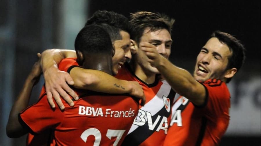River jugó un gran segundo tiempo y derrotó a Colón para ser puntero