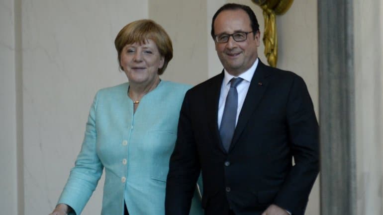 Reacciona Europa: Merkel y Hollande prometen mejorar las condiciones para los inmigrantes