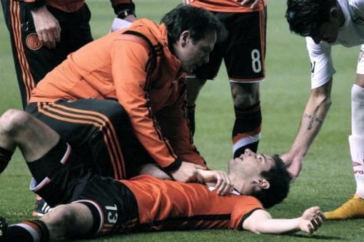 Lucas Alario se perdería el Mundial de Clubes por su lesión en el hombro