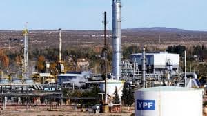YPF anunció que su producción en Vaca Muerta supera los 50.000 barriles diarios