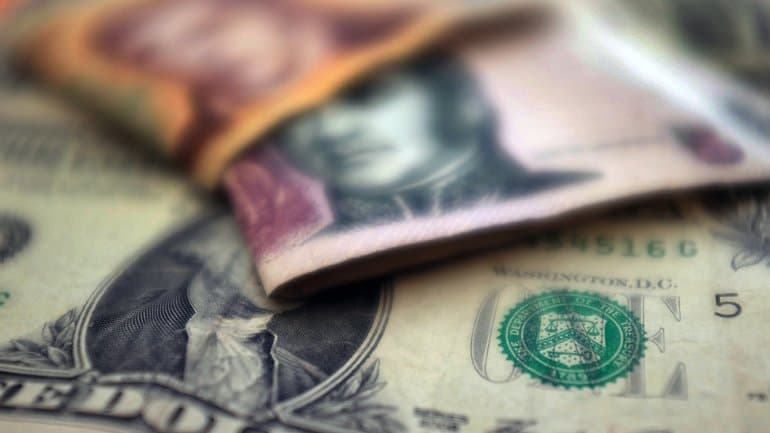 Sin bancos ni Bolsa, el dólar libre opera a $15,14 con muy pocos negocios