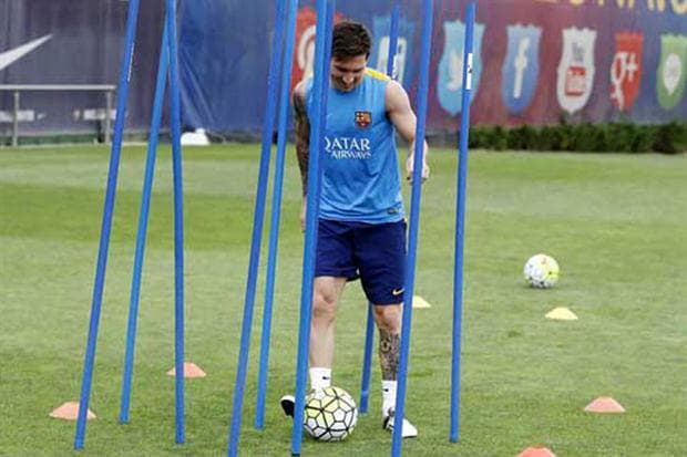 Lionel Messi trabajó con la pelota y en Barcelona se ilusionan con su vuelta ante Real Madrid