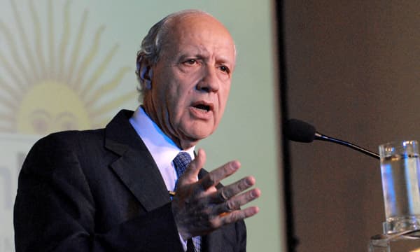 «Para ser votado, el cambio tiene que ser por la positiva no para el ajuste»