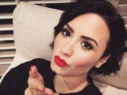 Demi Lovato causa furor con su versión de “Hello” de Adele