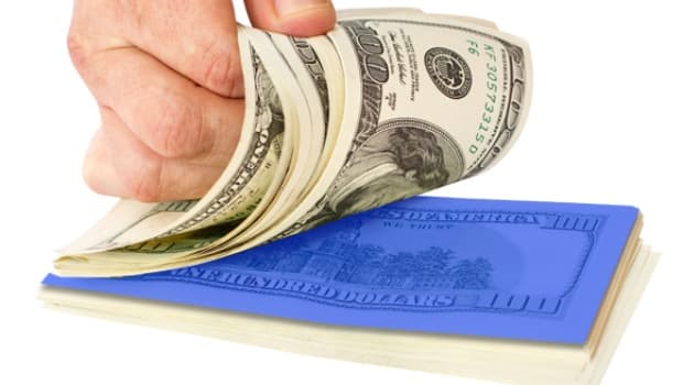 El BCRA sale a vender para moderar la suba del dólar y el blue baja a $ 15,19