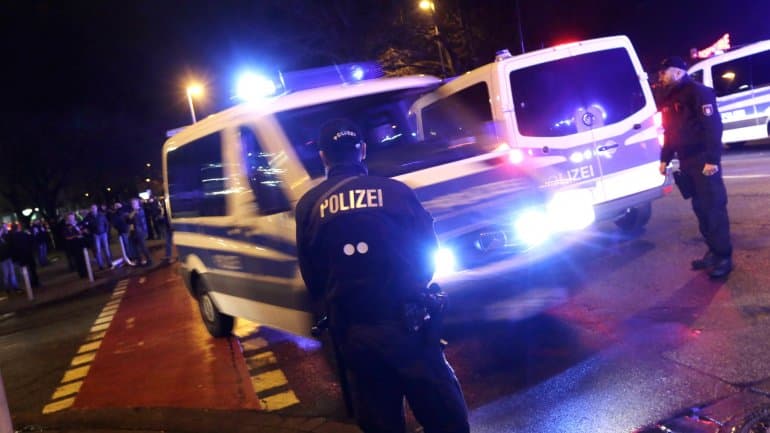 Alemania: hallan una ambulancia sospechosa frente al estadio de Hannover